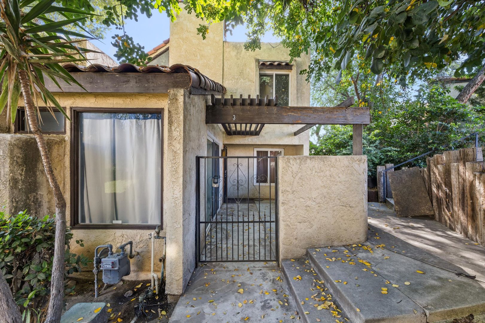 Bakersfield House: 3516 Dana St #3