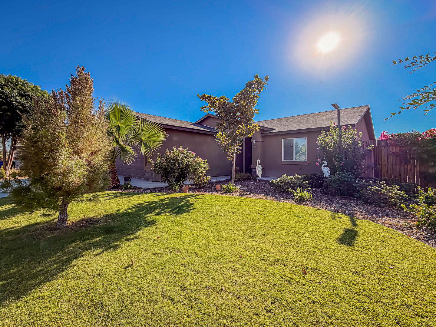 Bakersfield House: 1108 Honeybell Ct