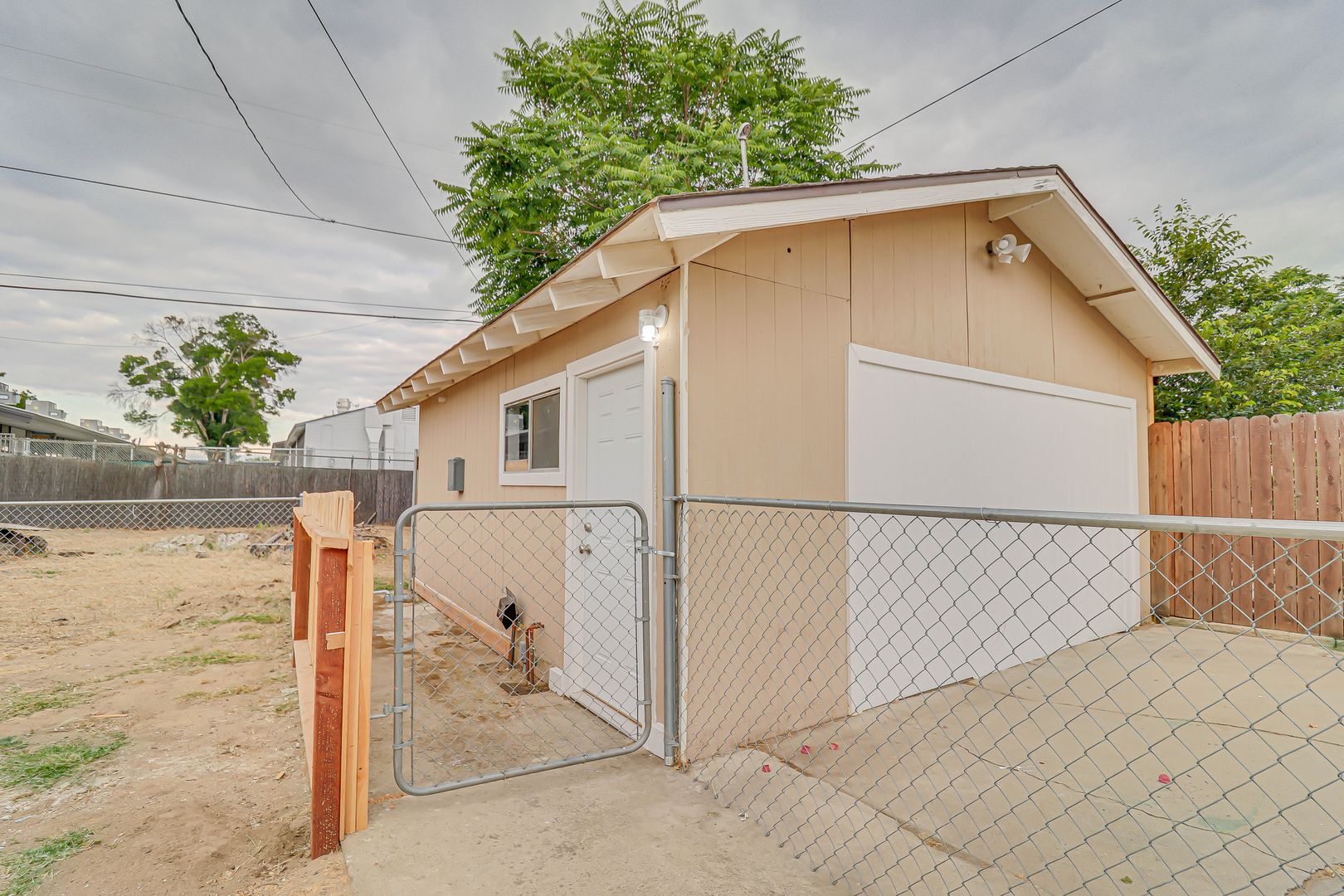 Bakersfield Multiplex: 113 Bliss Street  - 113 1/2 Bliss St