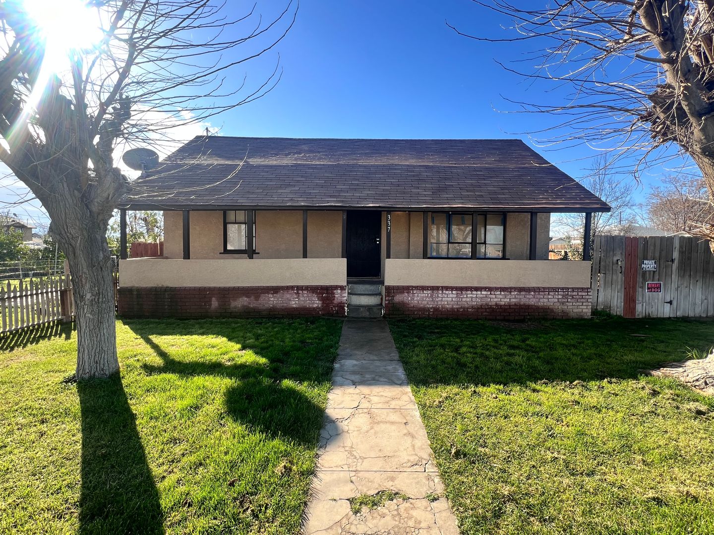 Bakersfield House: 337 Harding Ave