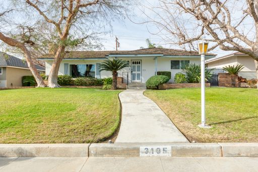 Spacious 3 Bedroom Home with Oversized Family Room & Covered Outdoor Living! – photo 1