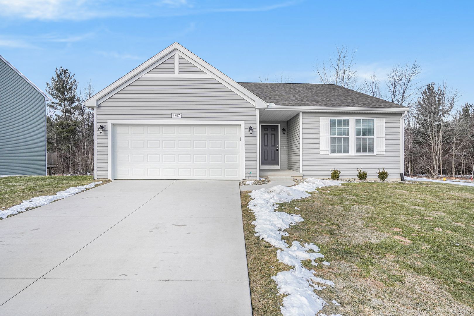 5397 Eagle Glen Avenue SW, Wyoming, MI 49509 photo 1