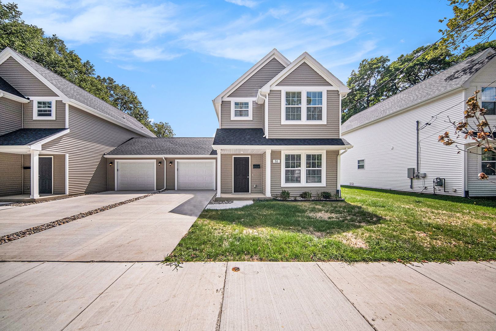 Lansing House: 1946 Constantine Court