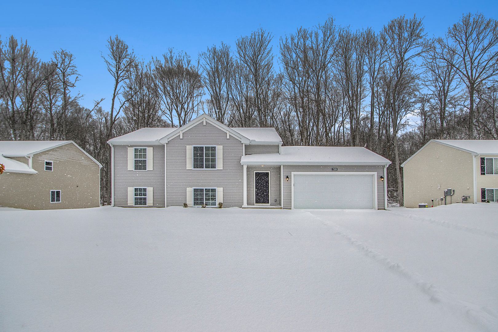 Portage House: 1820 Lakeview Drive