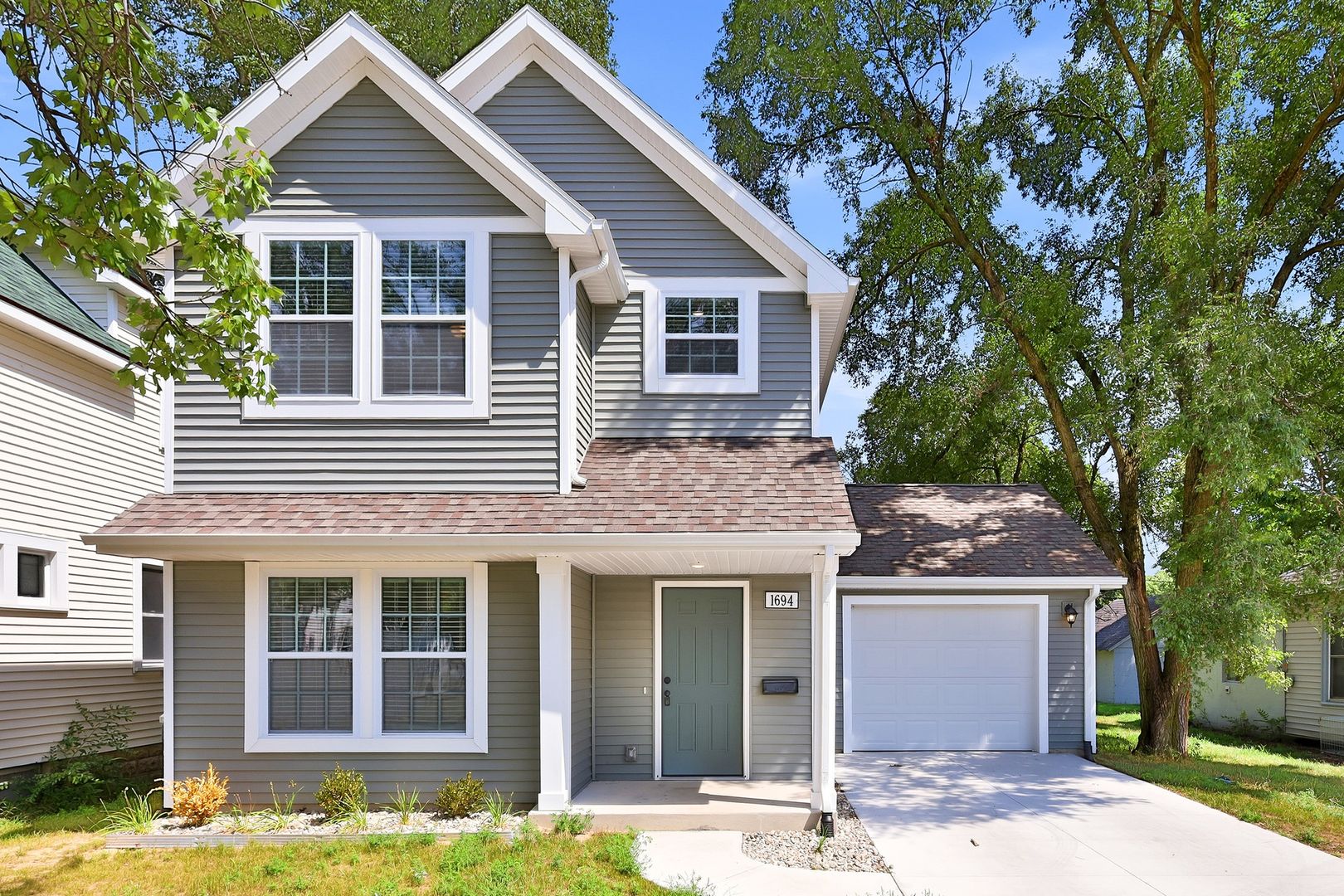 Muskegon House: 1694 Pine Street