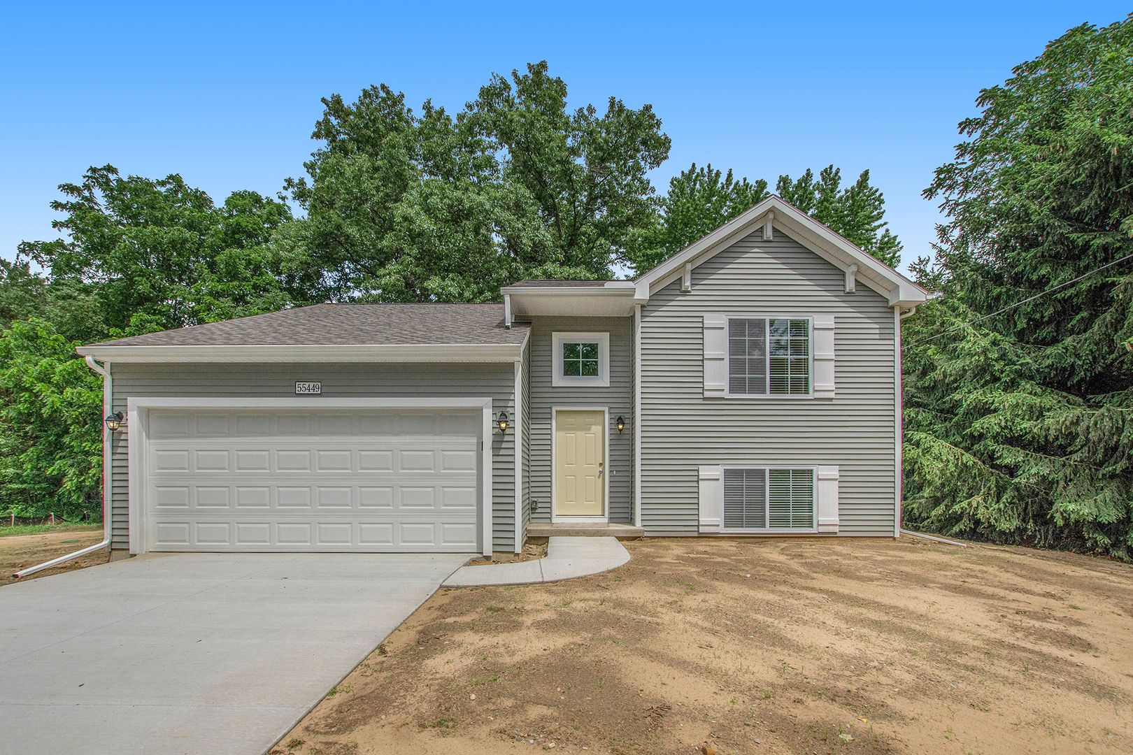 577 Cygnet Lake Drive North