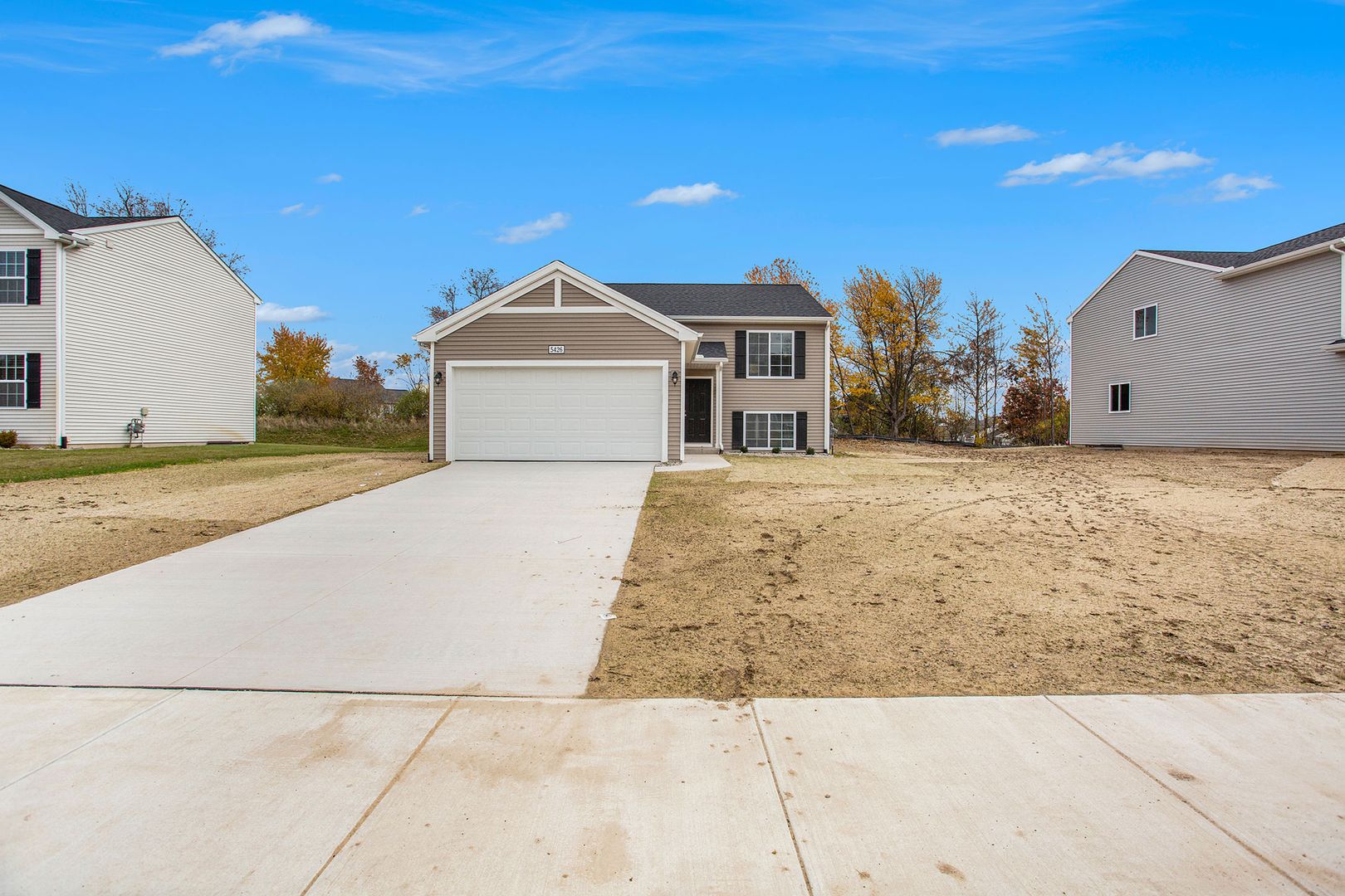 Durand House: 217 Creek Pointe Circle
