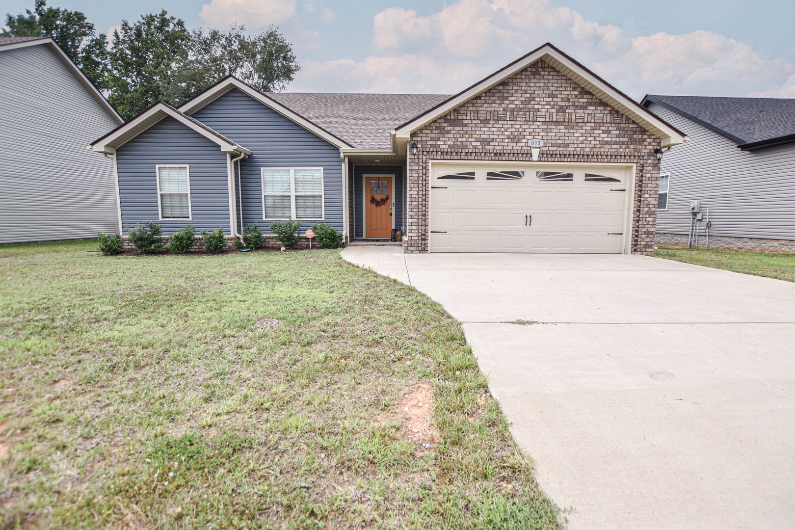 Clarksville House: 893 Lutz Lane