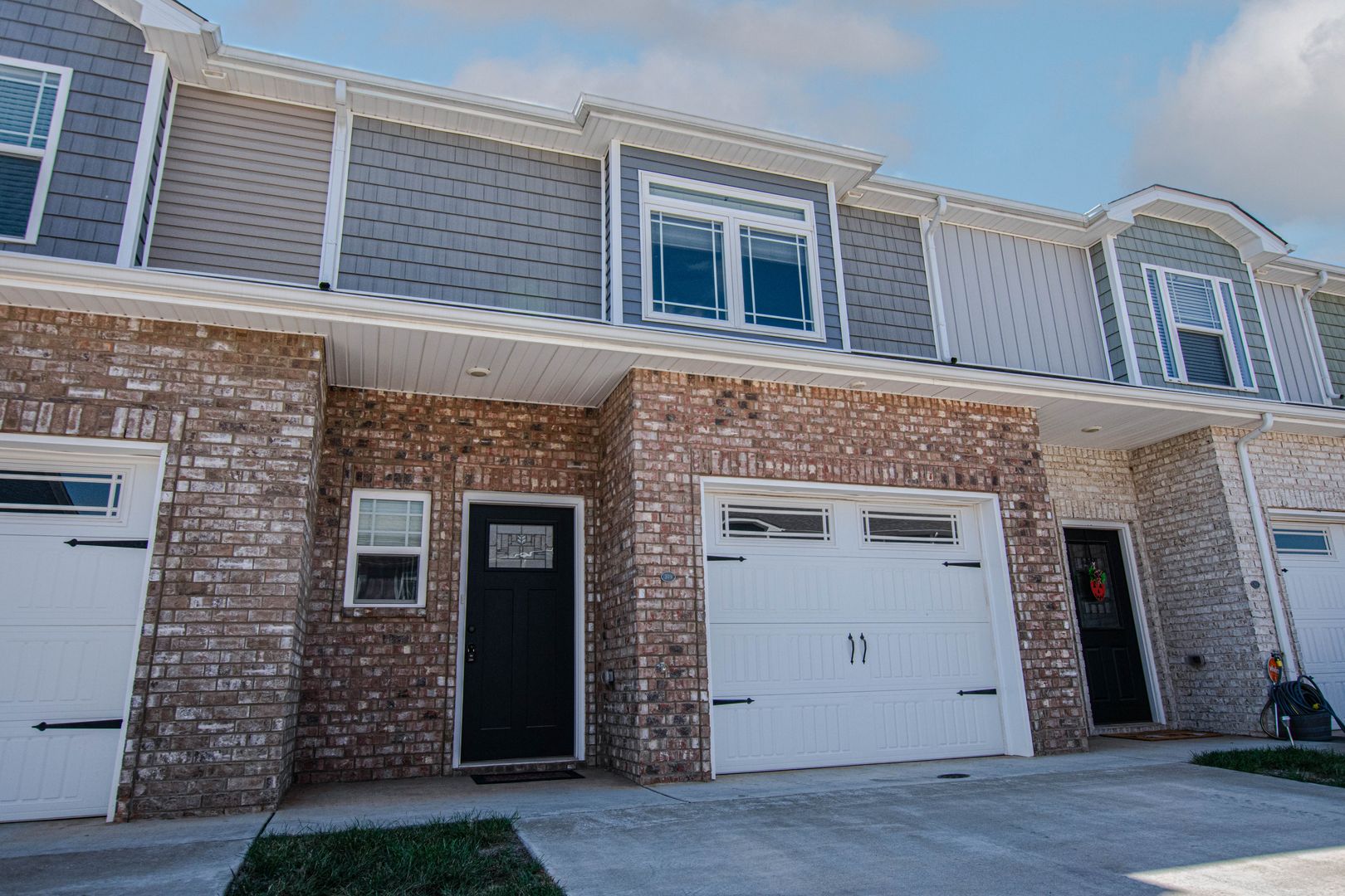 Clarksville House: 309 Fallow Circle
