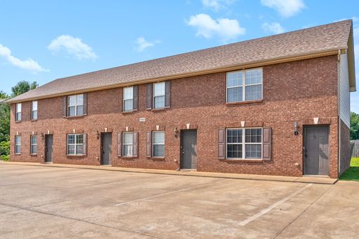 Pet Friendly Two Bedroom! – photo 1