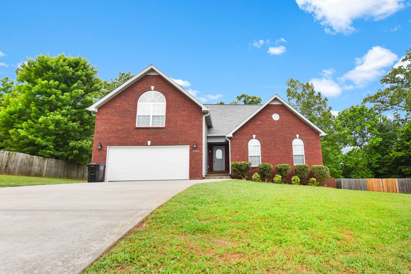 Clarksville House: 1125 Channelview Ct