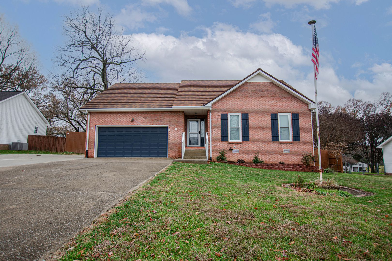 Clarksville House: 1450 Amy Ave