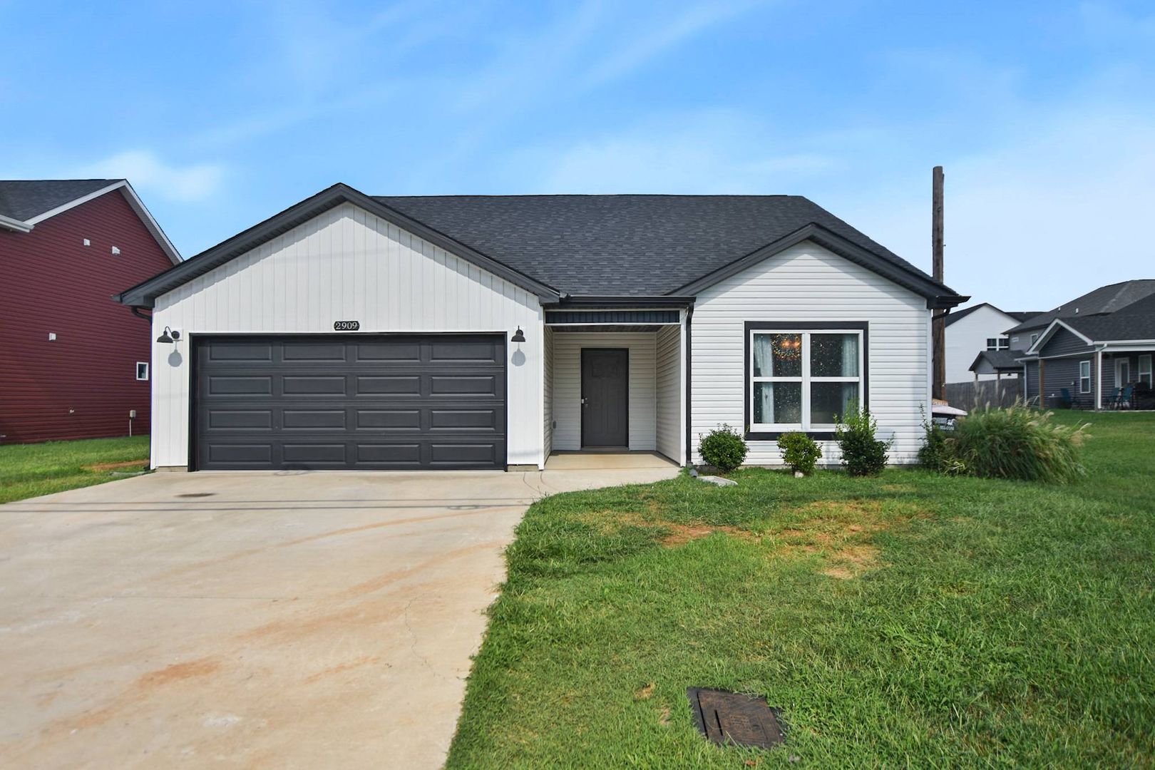 Clarksville House: 2909 Darrow Rd