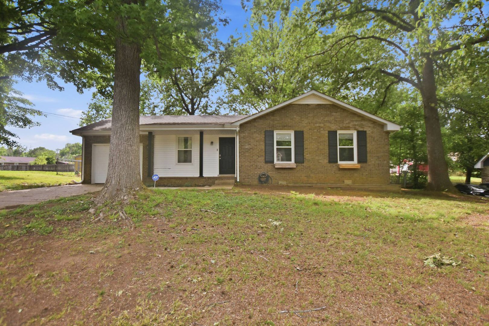 Clarksville House: 504 Linda Lane