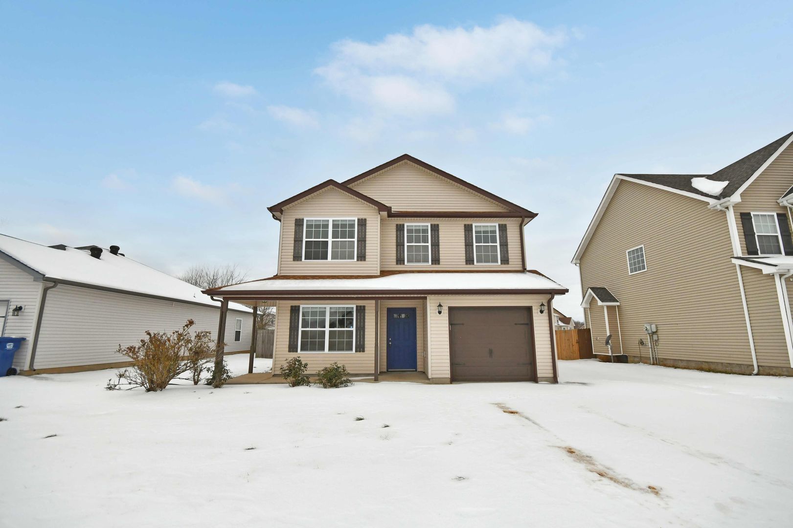 Clarksville House: 535 Falkland Circle