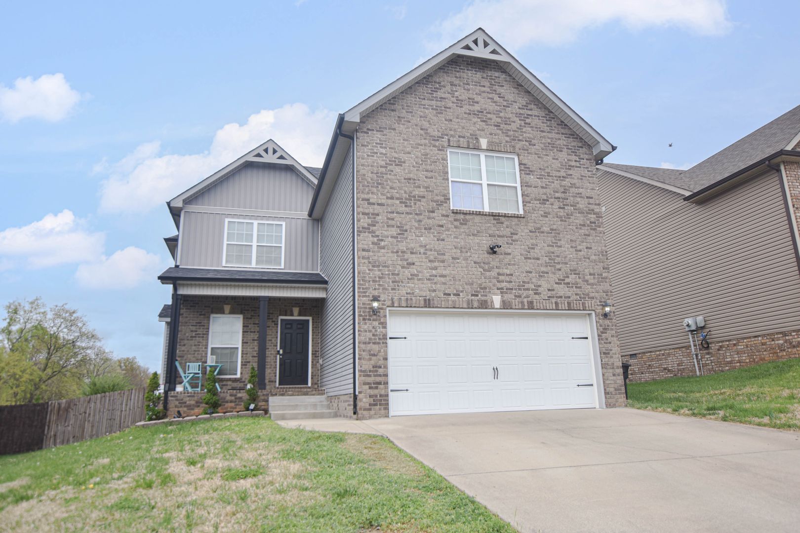 Clarksville House: 1048 Barnhill Road