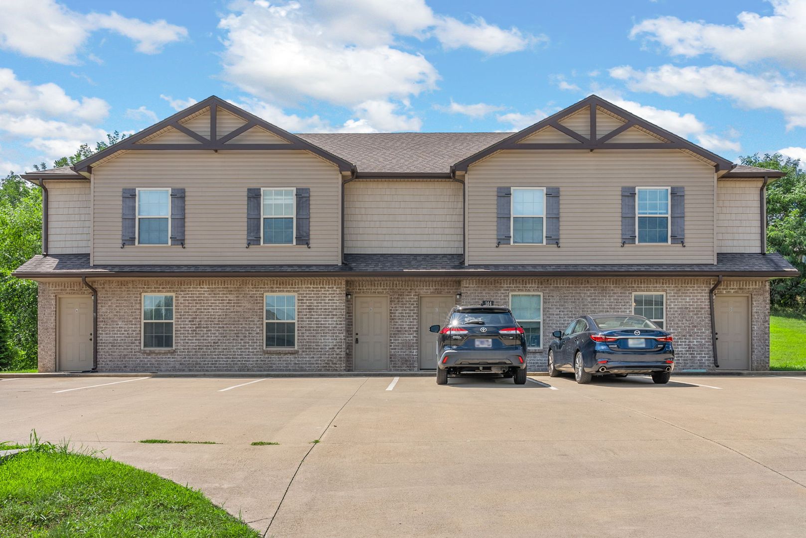 Clarksville Apartment: 157 Center Pointe Dr.