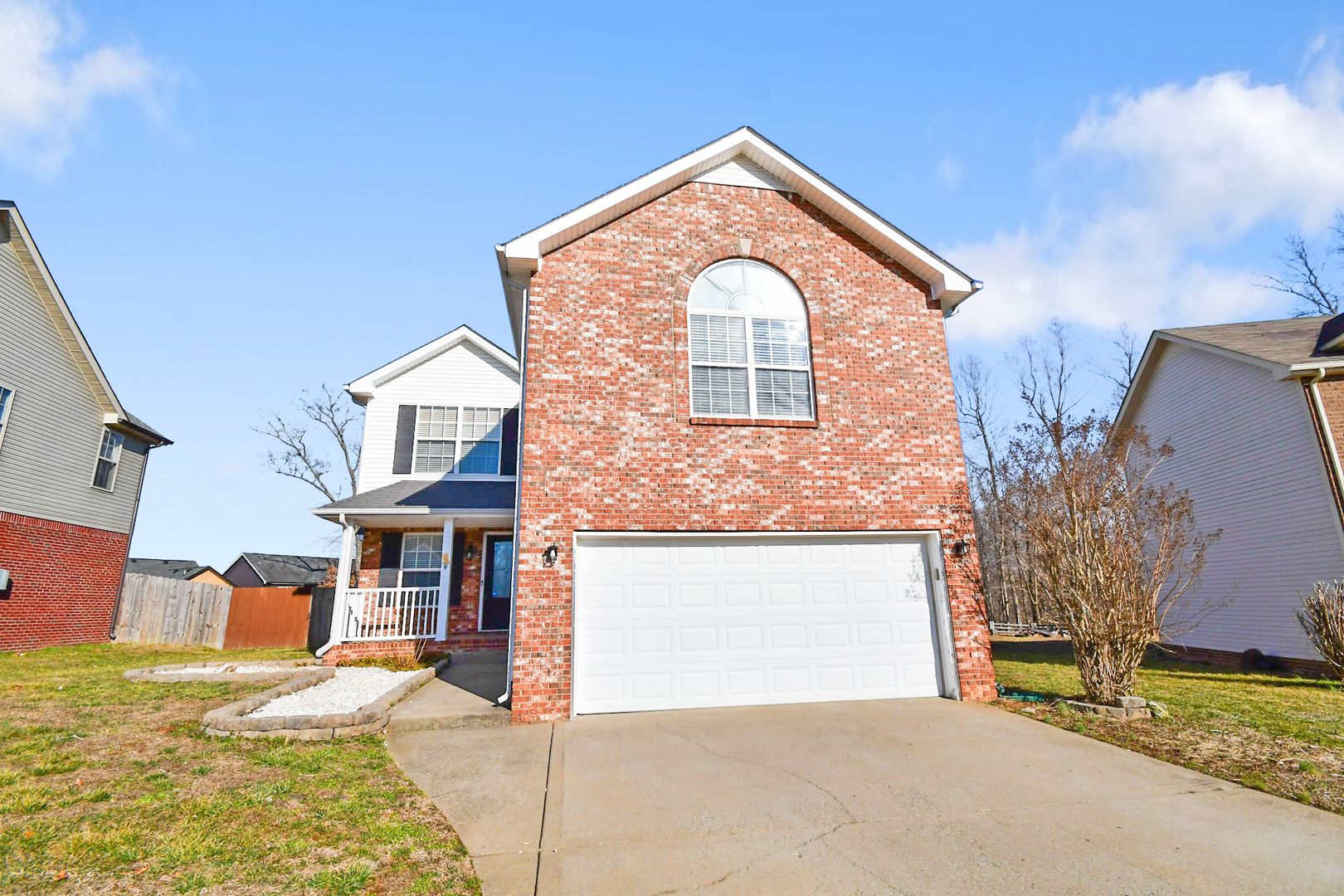 Clarksville House: 2901 Sharpie Dr