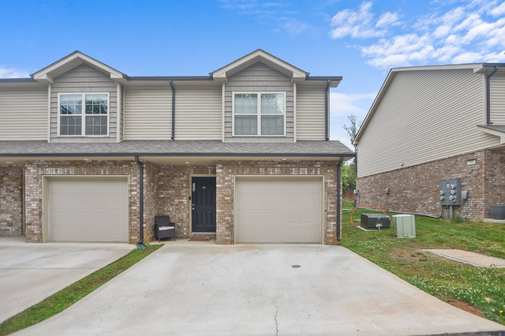 Clarksville House: 135 Country Lane #104