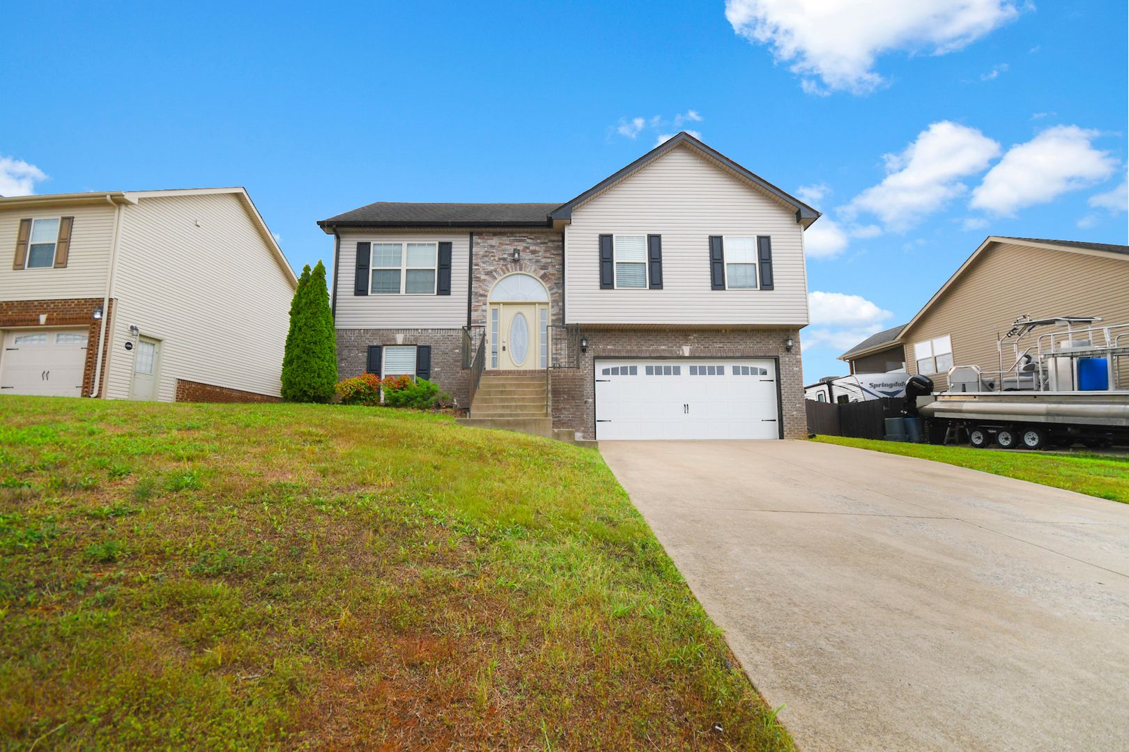 Clarksville House: 1842 Macarther Way