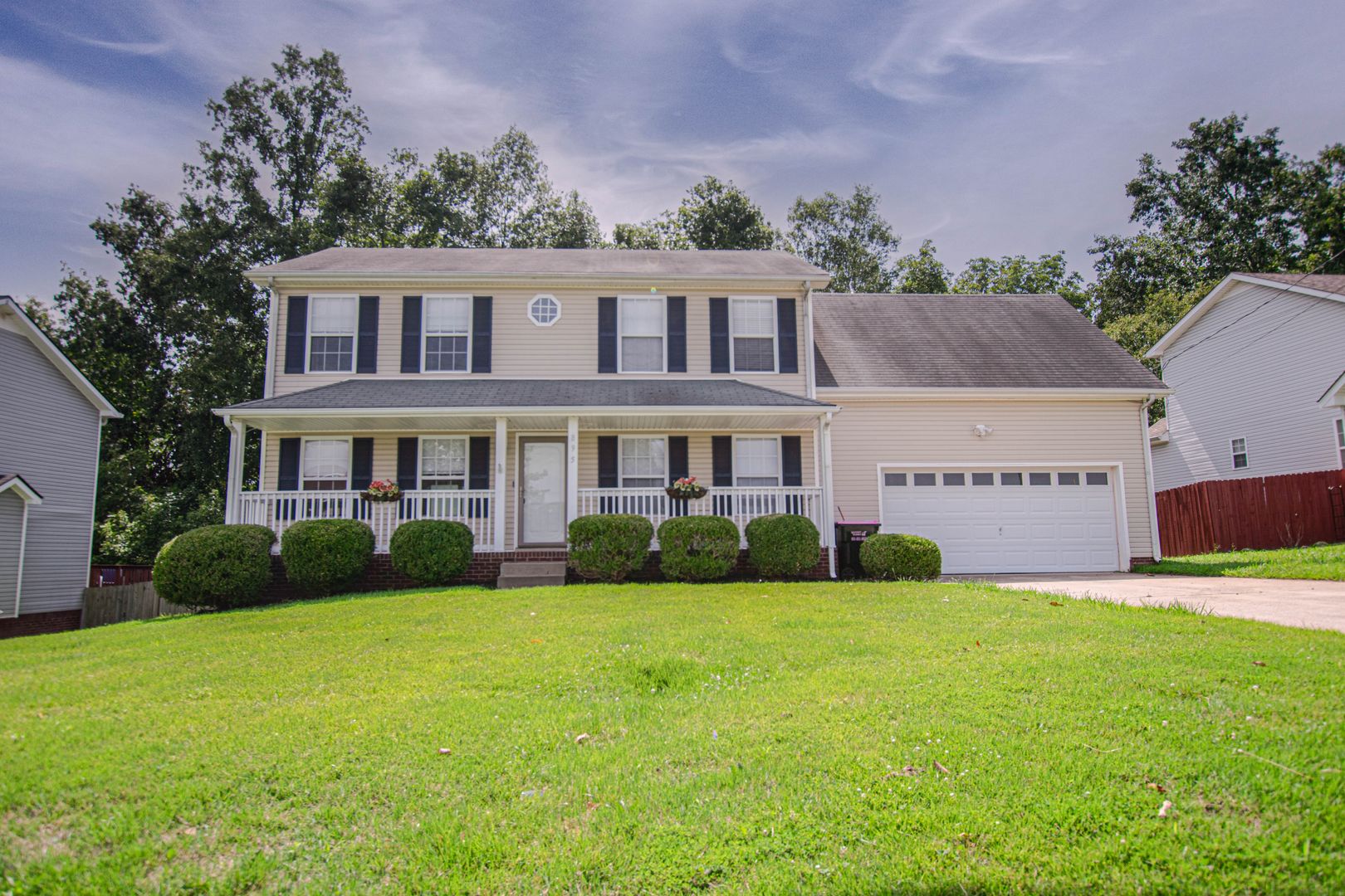 Clarksville House: 895 Sugarcane Way