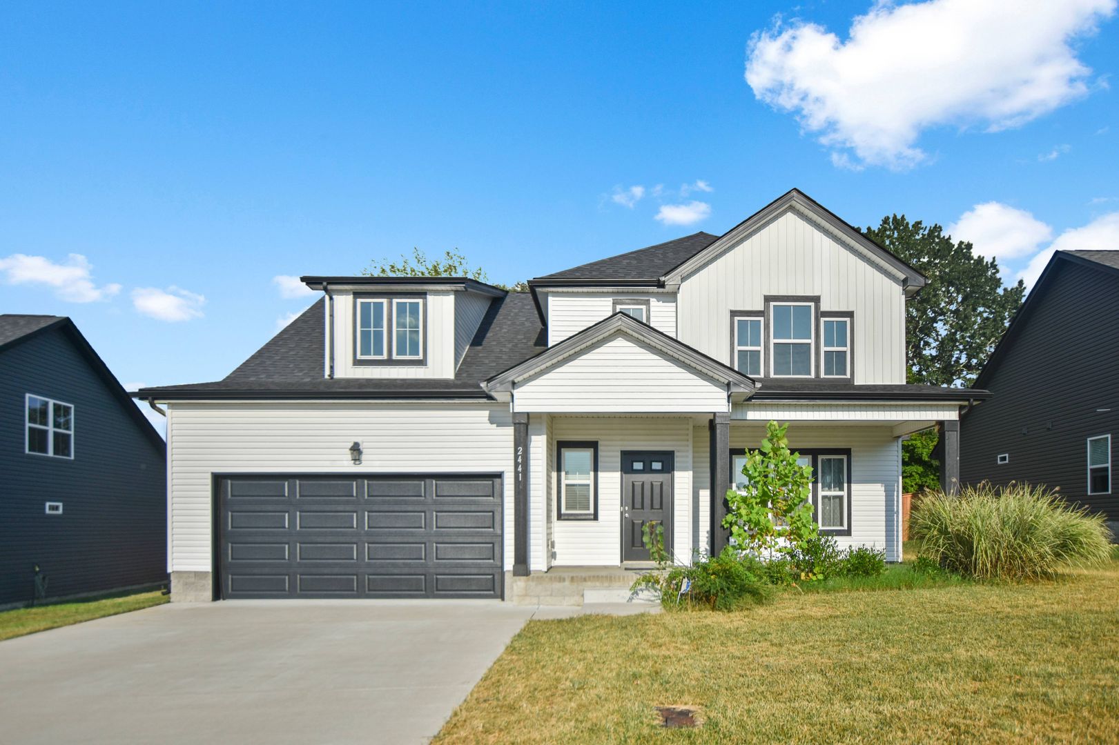 Clarksville House: 2441 Bucklin Dr