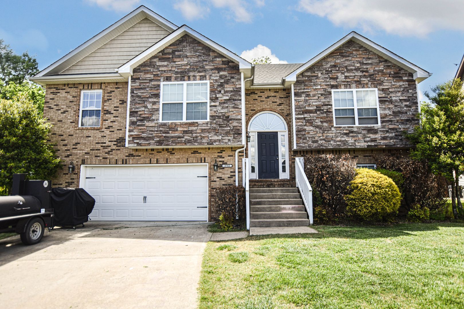 Clarksville House: 3702 Windmill Ct.