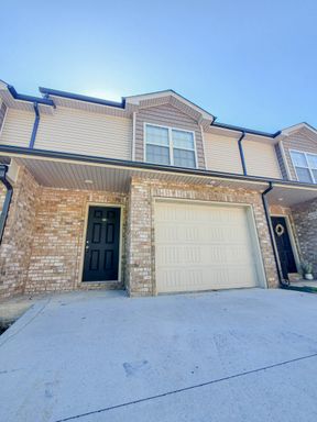 Two Bedroom with Garage on Exit 11! – photo 1