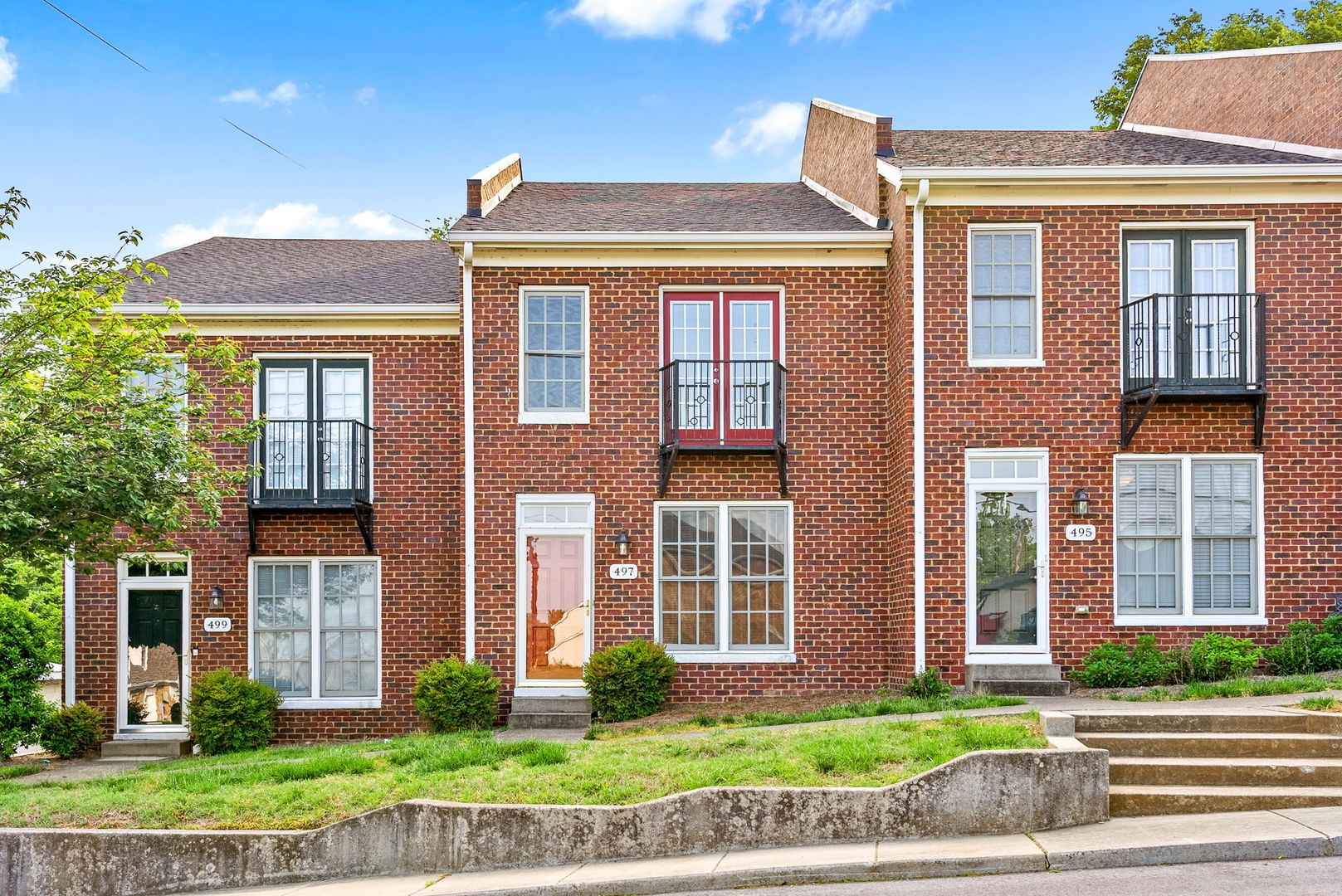 Clarksville House: 497 N 1st Street