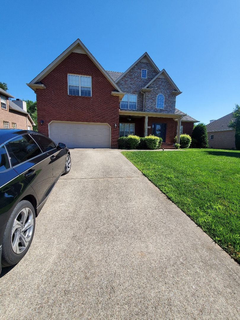 Adams House: 3720 Coves Way