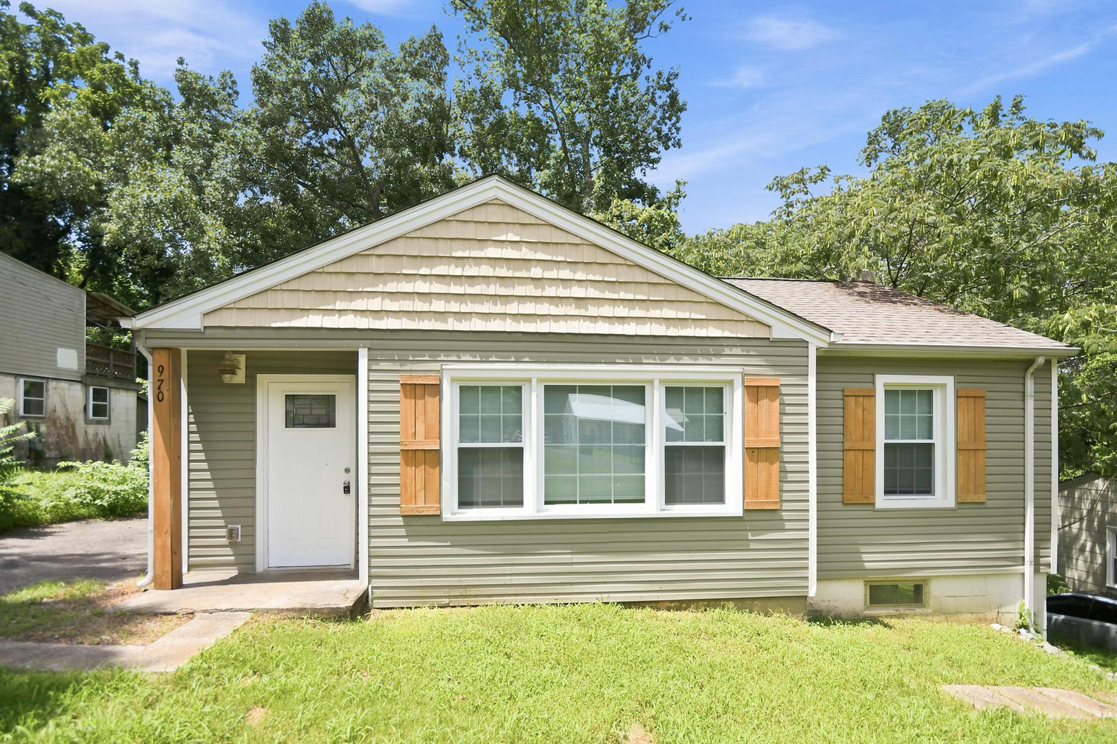 Clarksville House: 970 Swift Dr