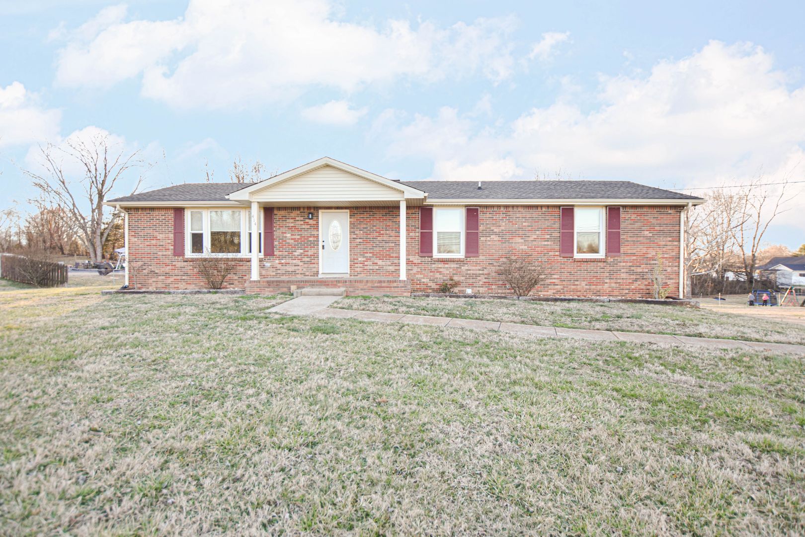 Clarksville House: 414 Sango Road