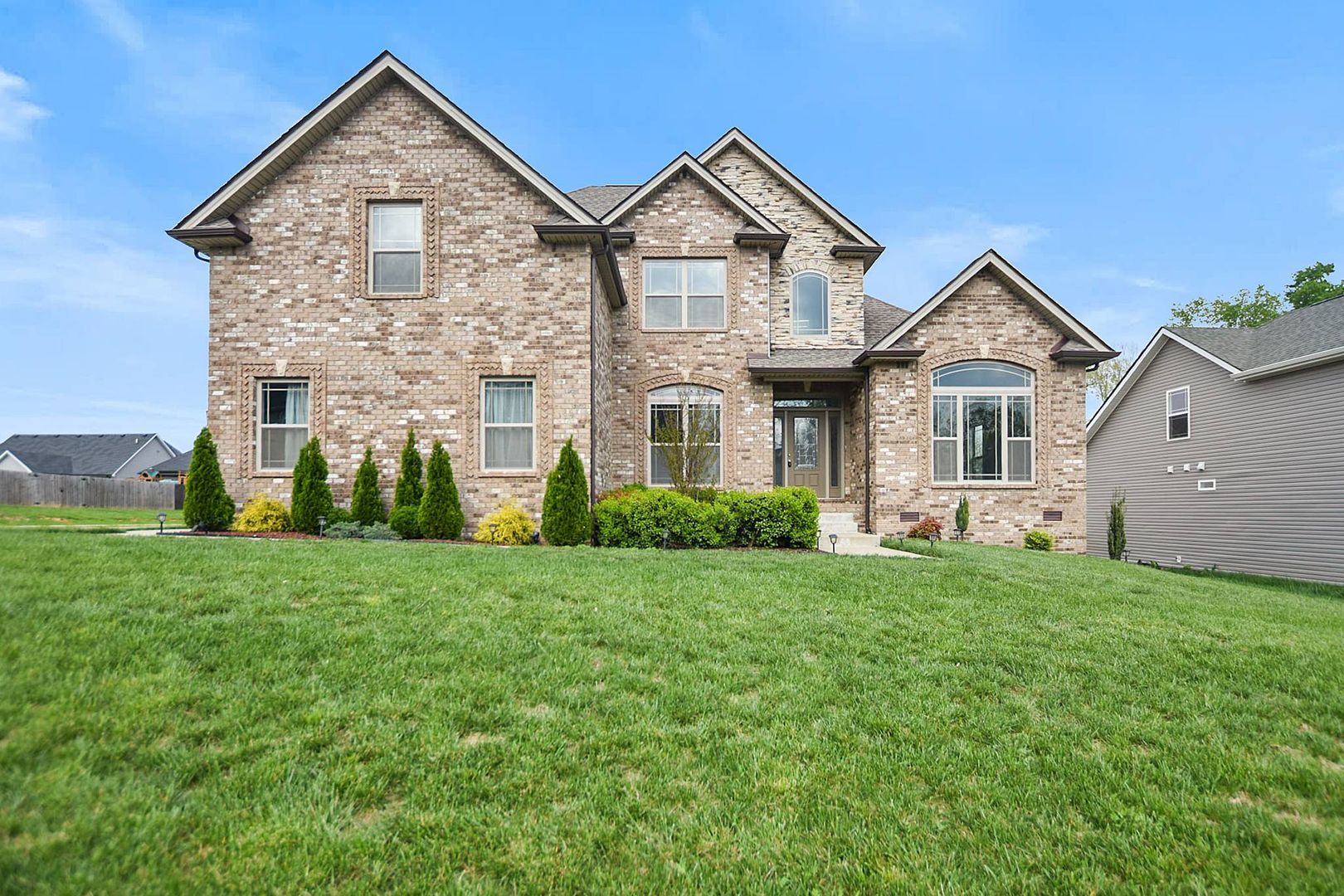 Clarksville House: 100 David Keith Ln