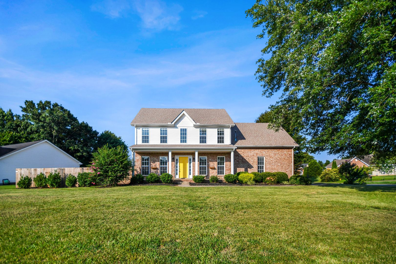 Clarksville House: 3378 Poplar Hill