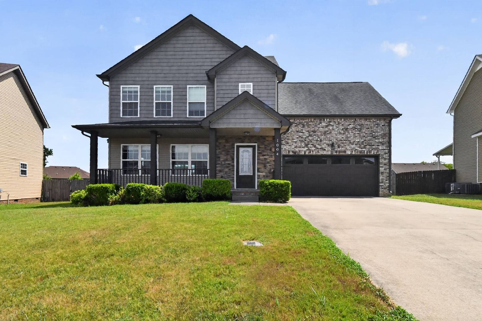 Clarksville House: 1004 Dwight Eisenhower Way