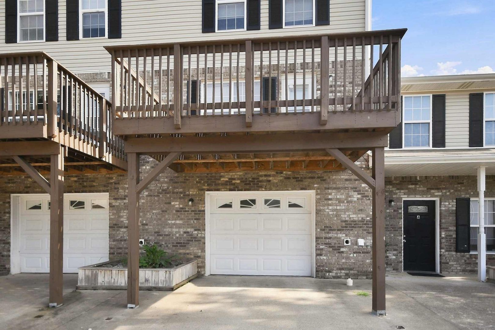 Clarksville Apartment: 1631 Baltimore Drive