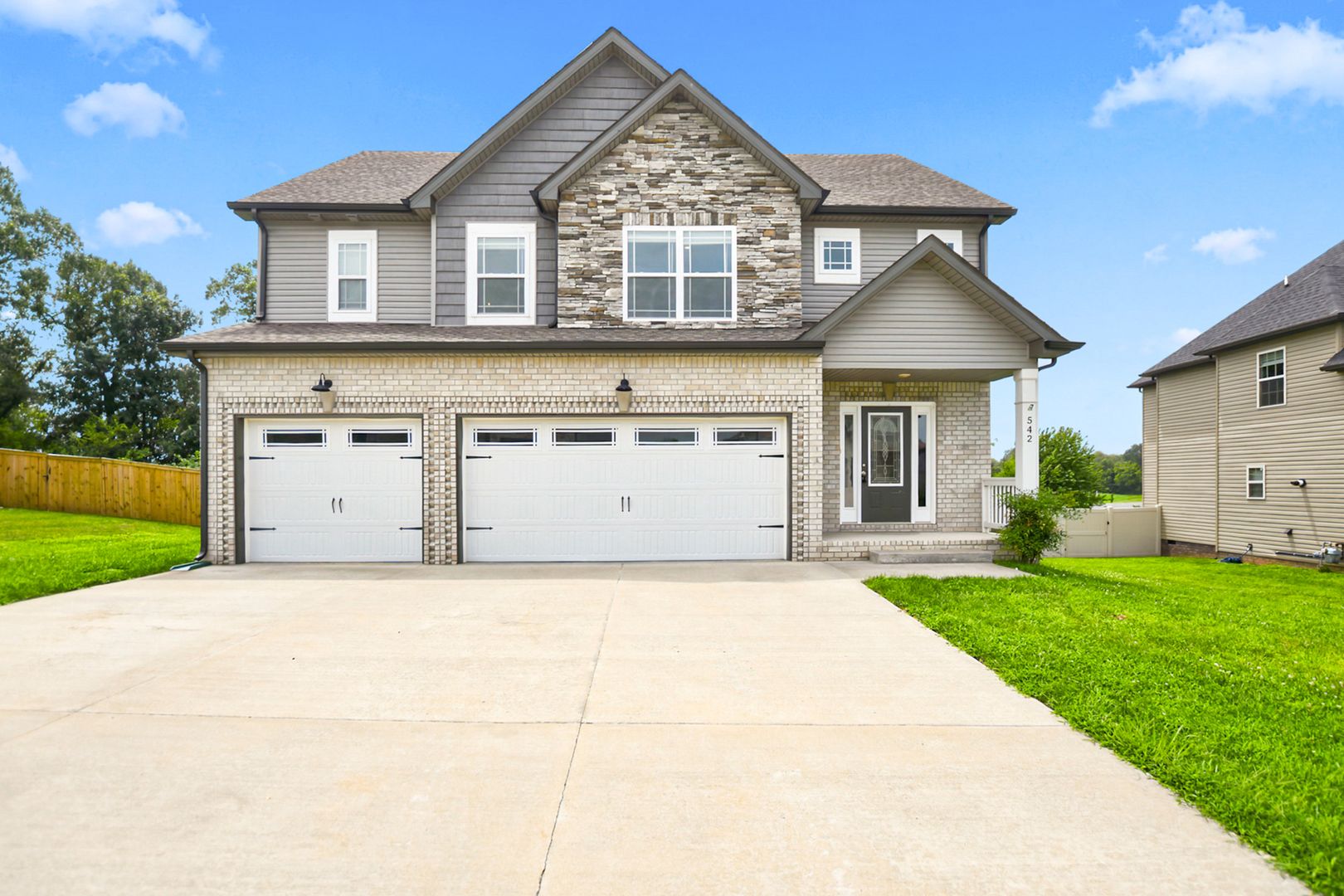 Clarksville House: 542 Tacoma Drive