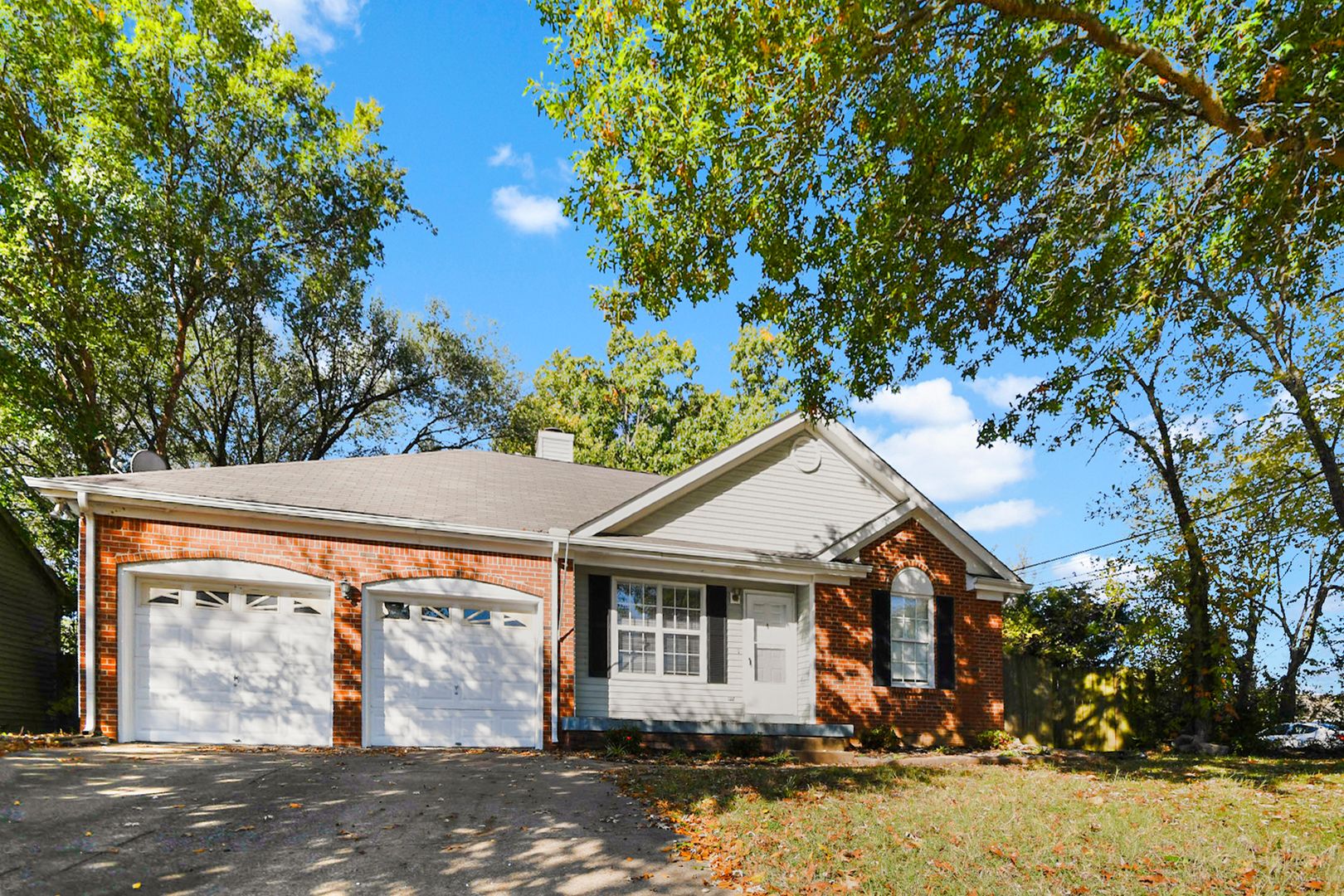 Clarksville House: 1996 Timberline Way