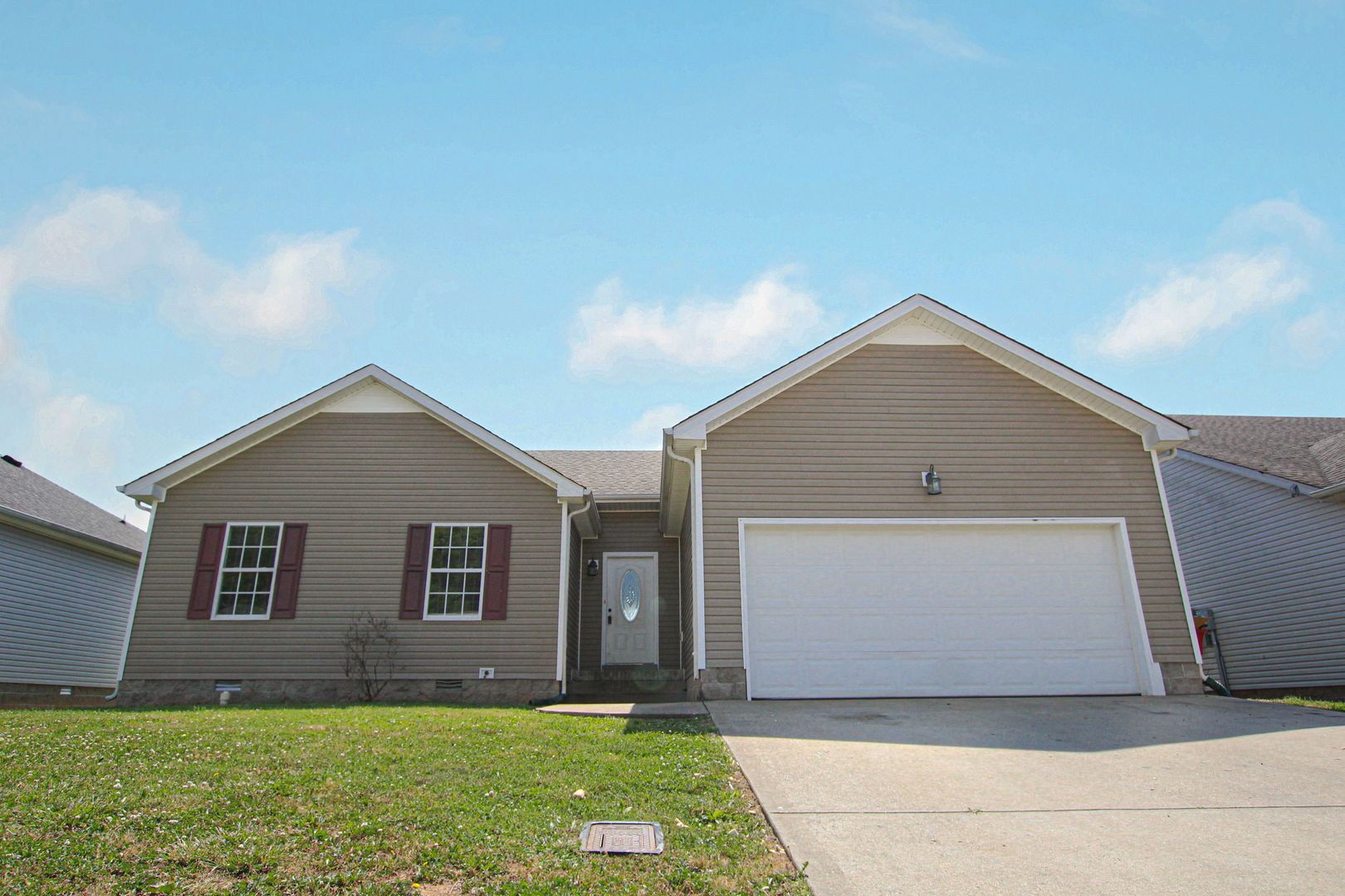 Clarksville House: 1347 Whitt Lane