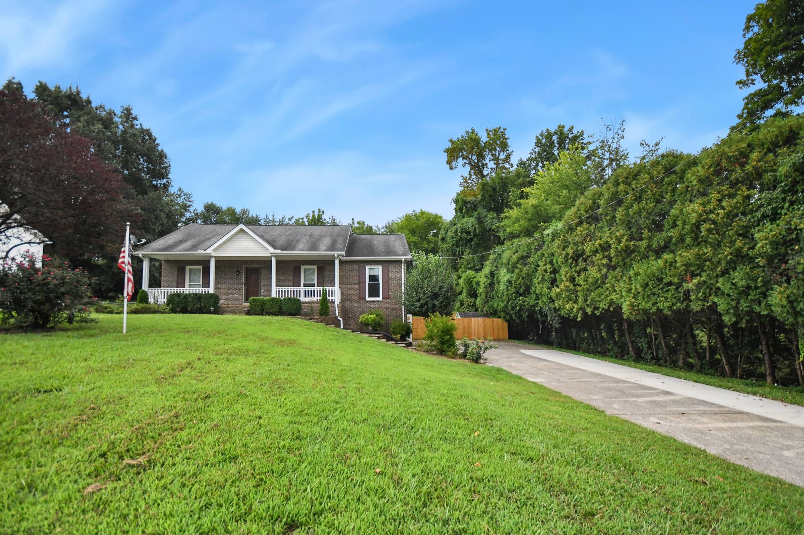 Clarksville House: 3515 Clearwater Dr