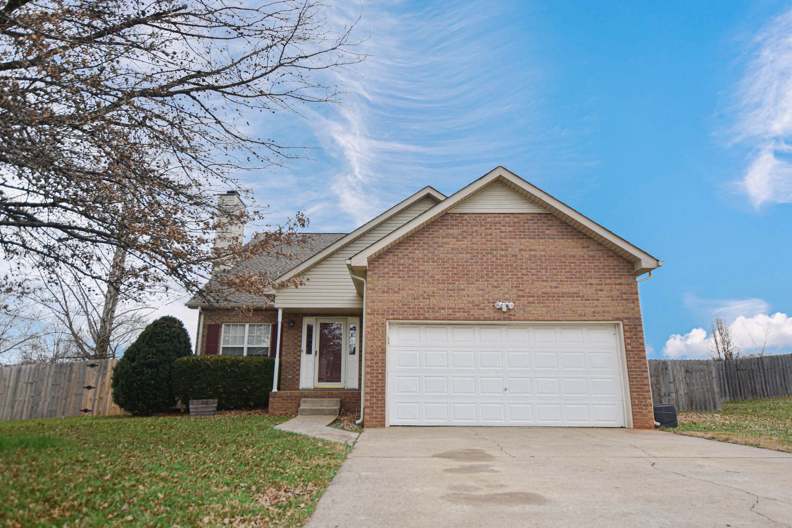 Clarksville House: 1759 Butternut Drive