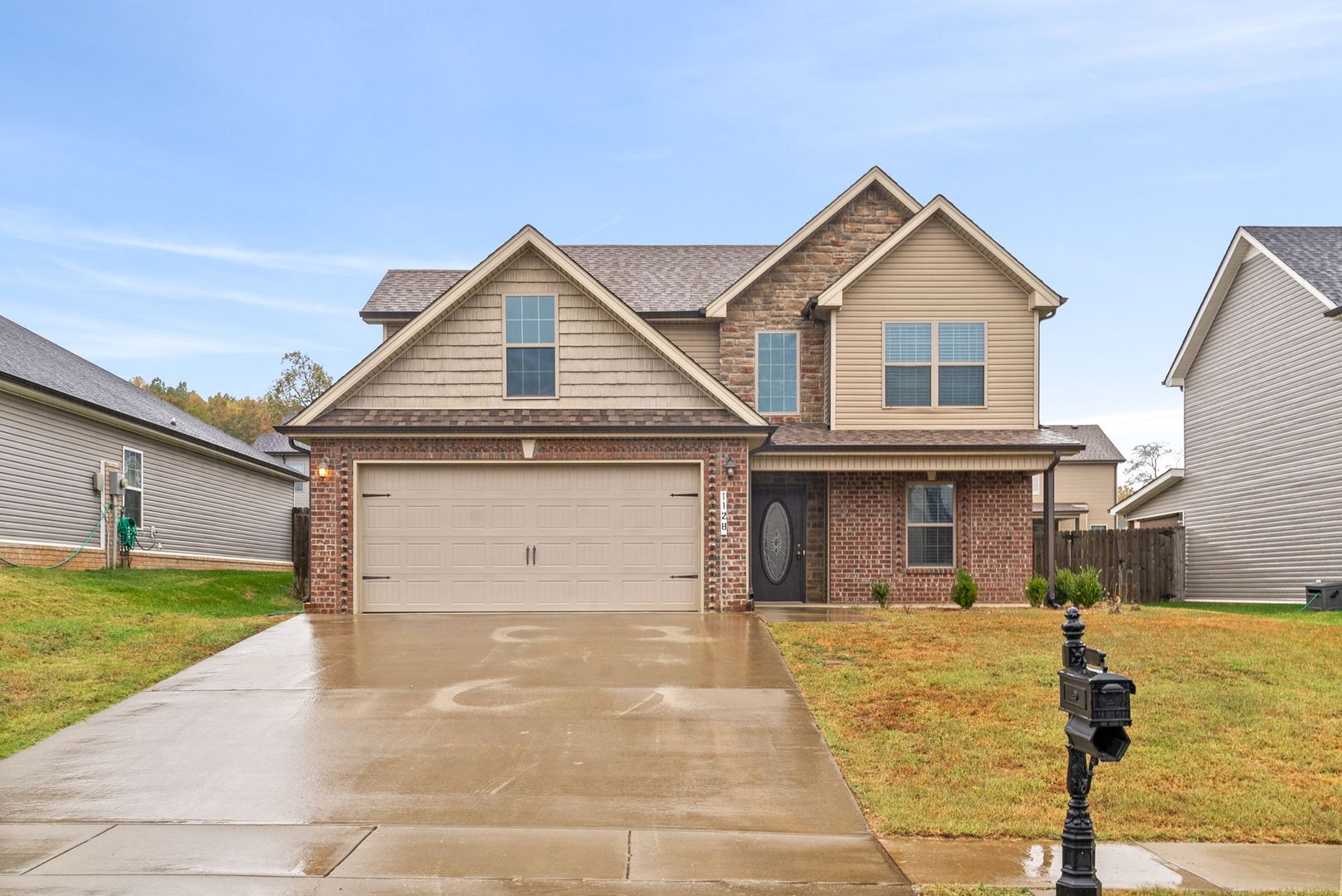 Clarksville House: 1128 Gentry Dr