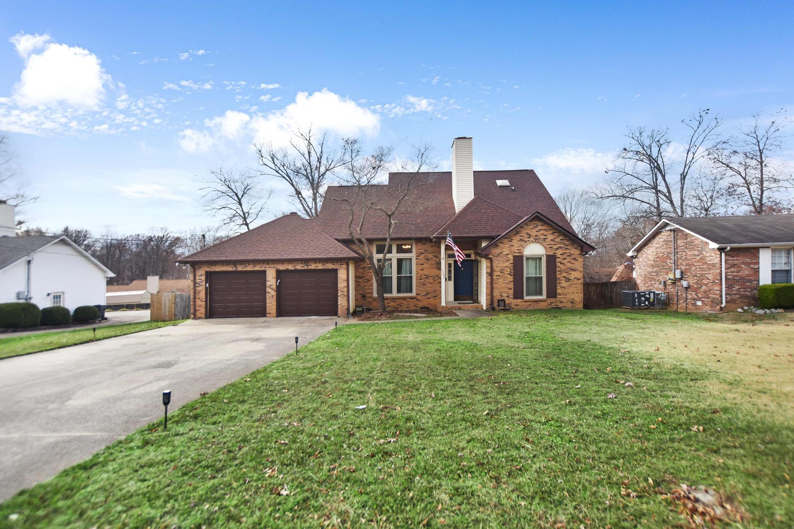 Clarksville House: 1122 Rosebrook Dr