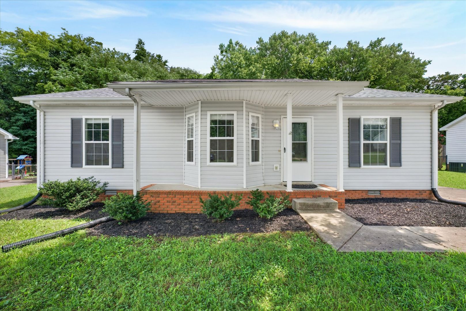 Clarksville House: 2831 Teakwood Drive