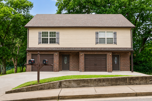 Two Bedroom with Garage! – photo 1