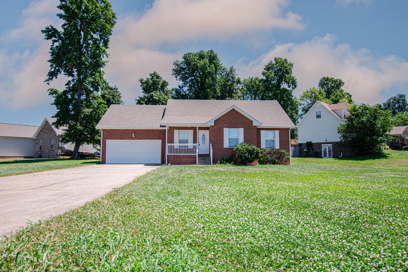 Clarksville House: 1701 Autumnwood Blvd