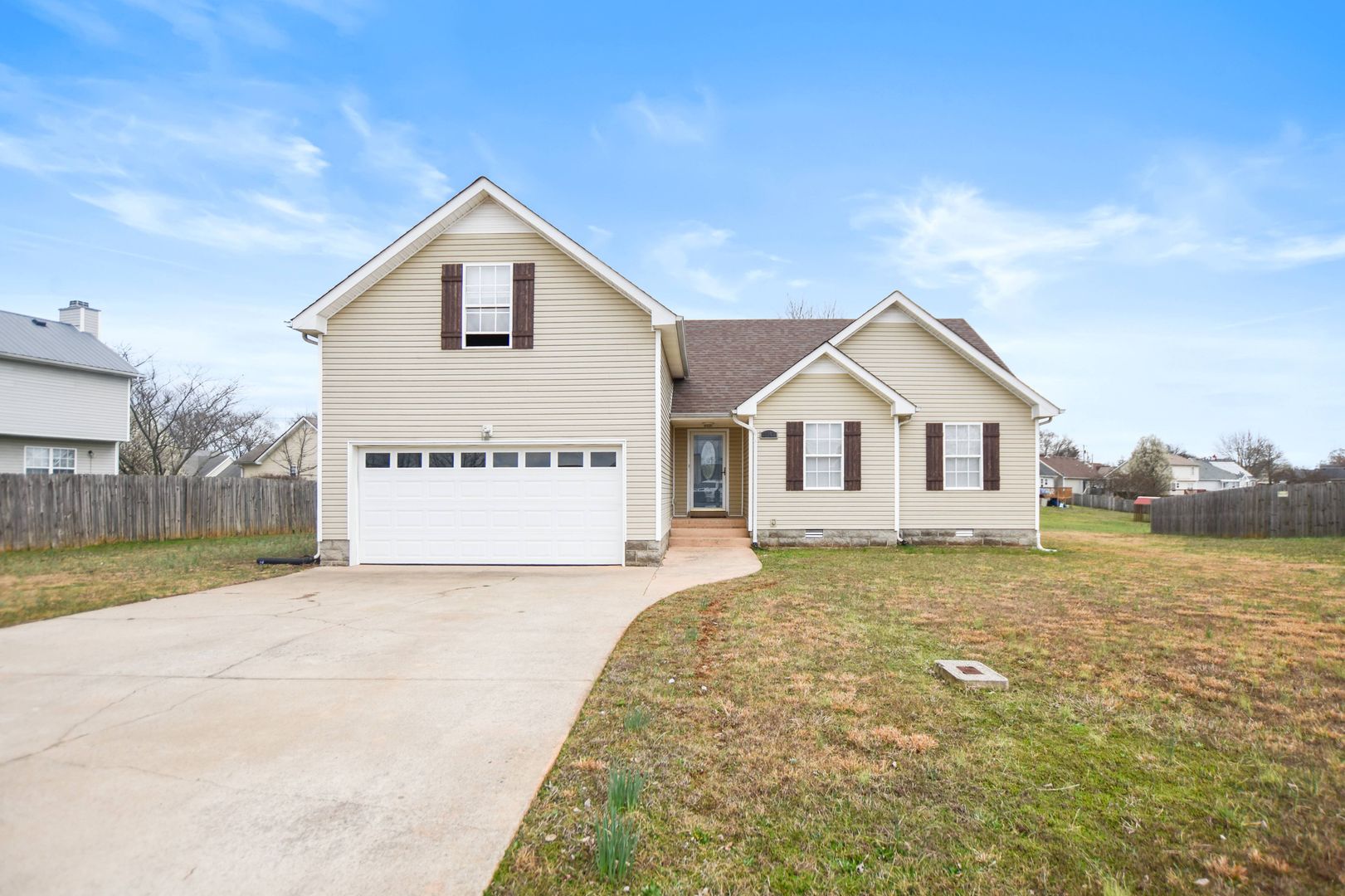 Clarksville House: 3847 Margie Ct