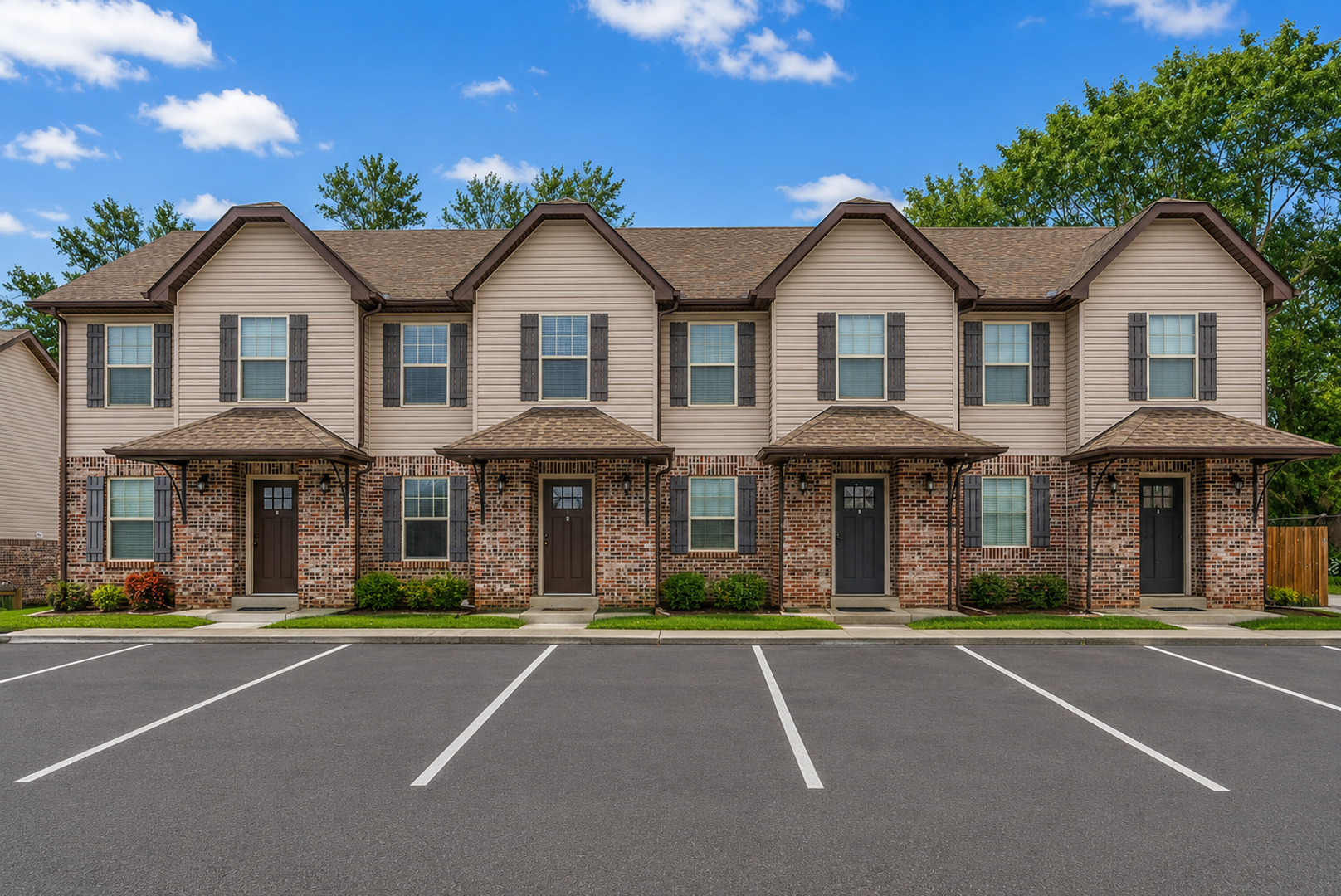 Clarksville House: 1761 Spring Water Drive A