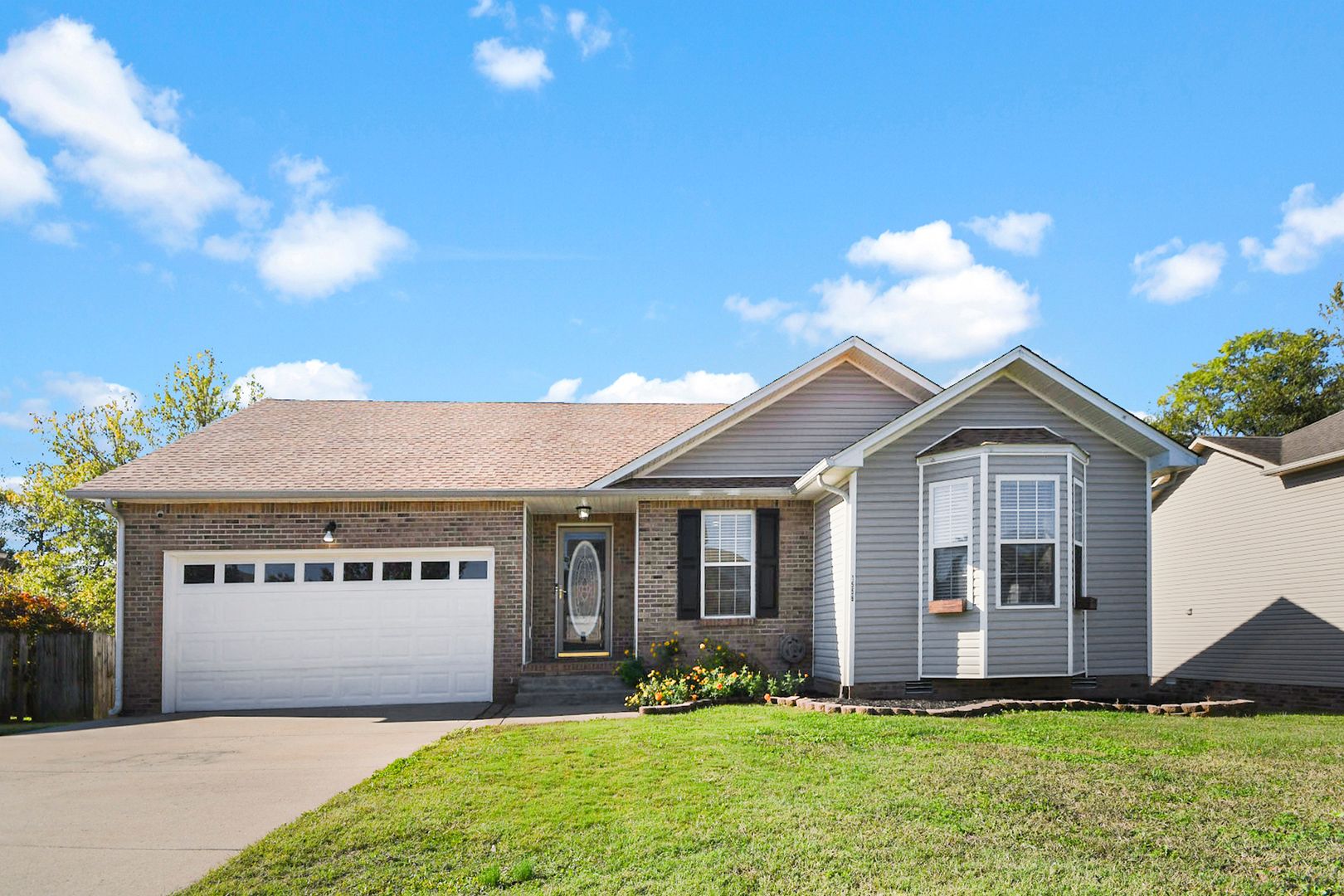 Clarksville House: 1556 Apache Wy