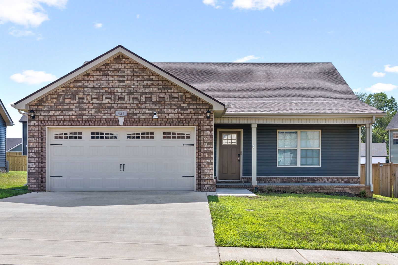 Clarksville House: 454 Irish Hills Drive